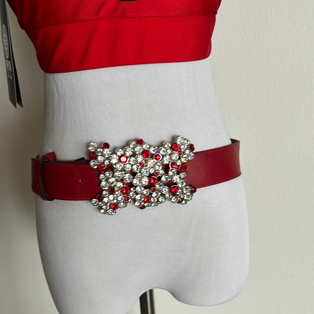 Woman’s retro belt red size 40 Cristal buckle